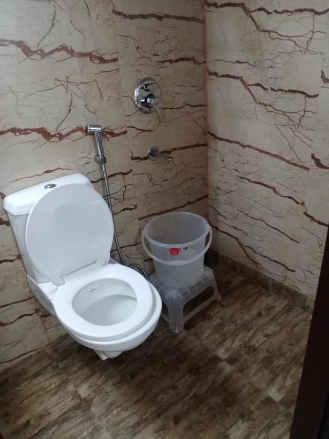Hotel Cozy Cave Near Igi Airport Delhi Új-Delhi Kültér fotó